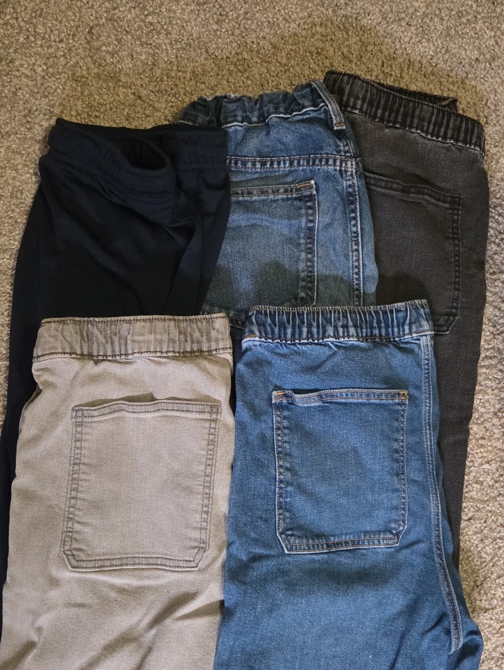 Old Navy 5 Pairs XXL/18, 4 pairs Jeans And 1 Jogger Bundle Blue, Black, Gray